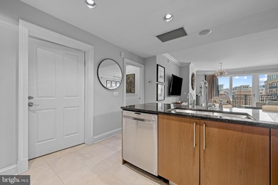 Exceptional two-bedroom, two full and one-half bath luxury - photo 14