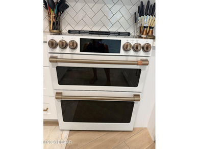 This is a beautifully remodeled and fully furnished 2 bedroom, 2 - photo 19