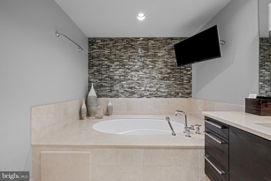 Exceptional two-bedroom, two full and one-half bath luxury - photo 26