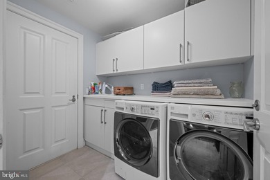 Exceptional two-bedroom, two full and one-half bath luxury - photo 33