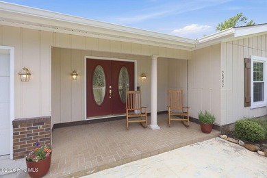 Lakeside Home In Desirable Lake Park. This 3 Bedroom, 2 Bath - photo 3