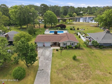 Lakeside Home In Desirable Lake Park. This 3 Bedroom, 2 Bath - photo 4