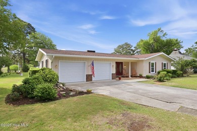 Lakeside Home In Desirable Lake Park. This 3 Bedroom, 2 Bath - photo 5