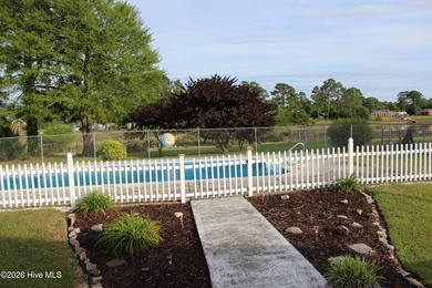 Lakeside Home In Desirable Lake Park. This 3 Bedroom, 2 Bath - photo 9