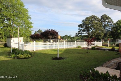 Lakeside Home In Desirable Lake Park. This 3 Bedroom, 2 Bath - photo 10