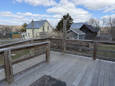 Looking for a nice move in ready home this one has 3 bedroom, 2 - photo 11