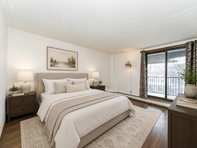 Enjoy a comfortable, convenient lifestyle in this light-filled - photo 11
