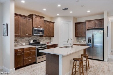 This attached villa in Windsong is move-in ready for you to - photo 12