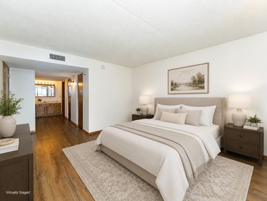 Enjoy a comfortable, convenient lifestyle in this light-filled - photo 12
