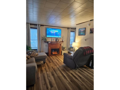 Looking for a nice move in ready home this one has 3 bedroom, 2 - photo 17