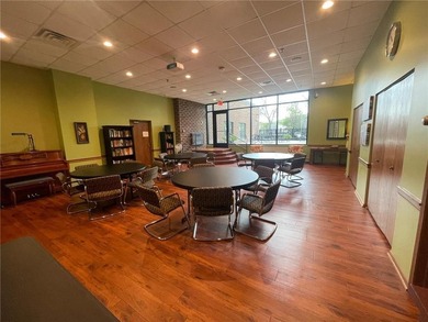 Enjoy a comfortable, convenient lifestyle in this light-filled - photo 20