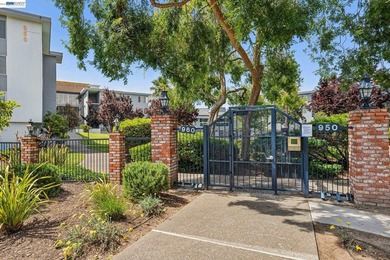 Welcome to 960 Shorepoint Court #120! Step into this beautifully - photo 30