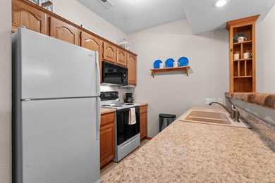 Turn-key lake condo on Indian Point - fully furnished and