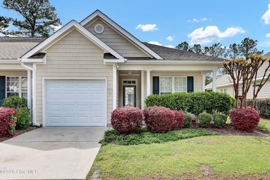 Charming townhome just minutes from the coast. This light-filled - photo 2