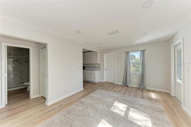 Short Sale. Welcome to this beautifully updated 4-bedroom - photo 5