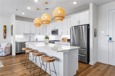 Crafted by acclaimed architect Jay Corder, this striking - photo 9