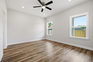 THIS CRAFTSMAN STYLE HOME WILL BE COMPLETED END OF AUGUST, the - photo 12