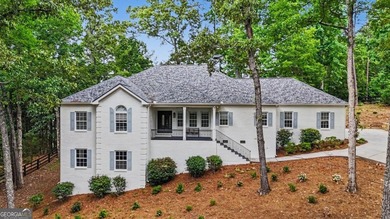 COMPLETELY RENOVATED INSIDE AND OUT! This beautifully updated - photo 3