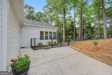COMPLETELY RENOVATED INSIDE AND OUT! This beautifully updated - photo 4