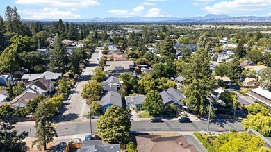 Charming Vintage Home Near Downtown Sebastopol Welcome to this - photo 31