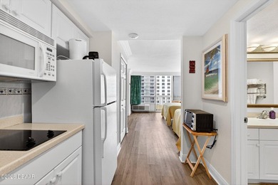 Brand new to the market and never rented, this turnkey, fully - photo 34