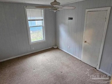 Investment opportunity with solid home, needs some TLC, but has - photo 6