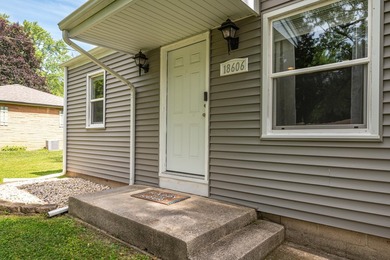 Charming 2BR, 1BA ranch in the heart of Muskego!Comfortable - photo 2
