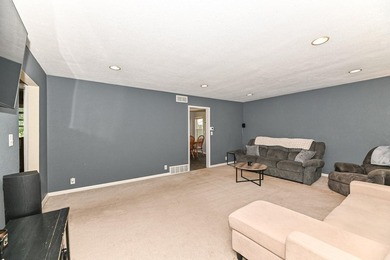 Charming 2BR, 1BA ranch in the heart of Muskego!Comfortable - photo 3