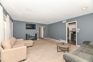 Charming 2BR, 1BA ranch in the heart of Muskego!Comfortable - photo 7