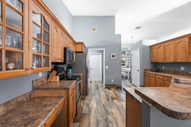 Beautifully maintained 3-bed, 2.1 bath home with 2 car garage - photo 11