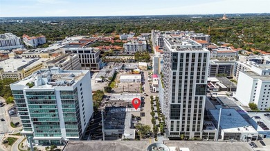 Prime opportunity in the Coral Gables Warehouse District just - photo 2