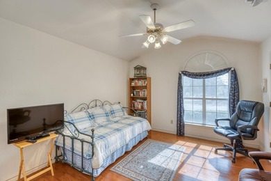 Tucked away on a quiet cul-de-sac, this beautifully maintained - photo 16