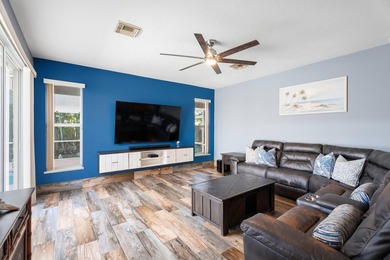 Beautifully maintained 3-bed, 2.1 bath home with 2 car garage - photo 17