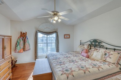 Tucked away on a quiet cul-de-sac, this beautifully maintained - photo 18