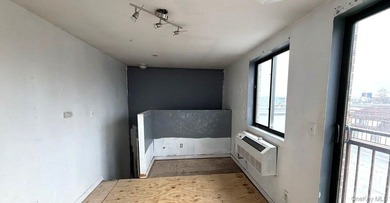 Duplex, Condo on top 2 floors, Built in 2007, with 681 sq ft - photo 8