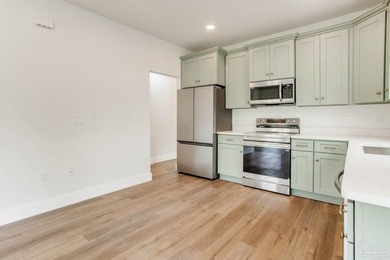 Brand new construction just minutes from downtown Pensacola and - photo 8