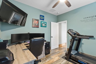 Beautifully maintained 3-bed, 2.1 bath home with 2 car garage - photo 30