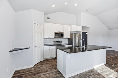 1 ACRE, SPACE, PRIVACY, and modern comfort-right in the heart of - photo 4