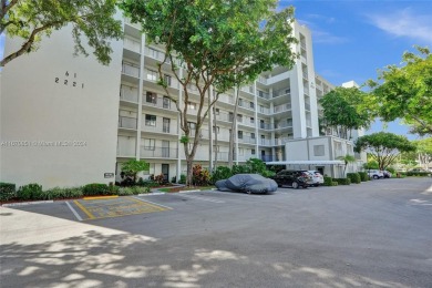 (private lake, pond, creek) Condo Sale Pending in Pompano Beach Florida