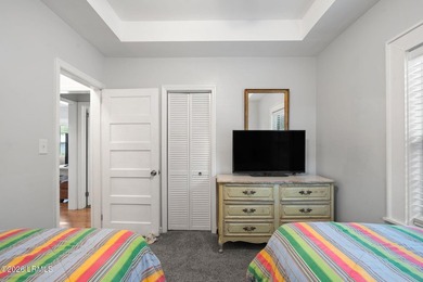Move-in ready in highly desirable Pigeon Point! This charming - photo 17