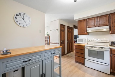 Move right into this well-maintained 4-bedroom, 2.5-bath - photo 7
