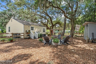 Move-in ready in highly desirable Pigeon Point! This charming - photo 29