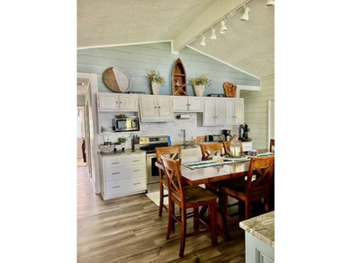 Stunning 6-Bedroom Waterfront Retreat with Breathtaking Views - photo 31
