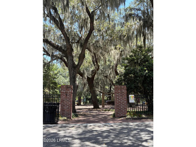 Move-in ready in highly desirable Pigeon Point! This charming - photo 32