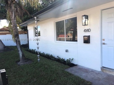 Fully renovated duplex in a prime location! Each unit features 2 - photo 2