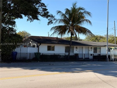 Fully renovated duplex in a prime location! Each unit features 2 - photo 4