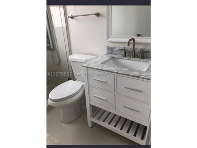 Fully renovated duplex in a prime location! Each unit features 2 - photo 6