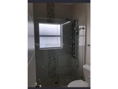 Fully renovated duplex in a prime location! Each unit features 2 - photo 7