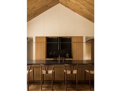 Brand new in one of Shelter Island's premier enclaves along - photo 13