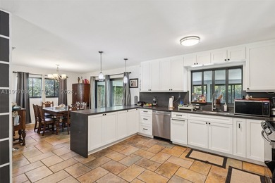 Beautifully updated 3-bedroom, 3-bath home located in the - photo 15